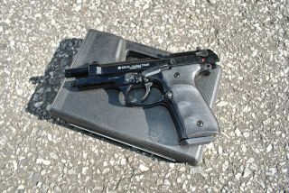 Jackal Automatic Beretta 92F Magnum Replica Movie Prop Gun With Case