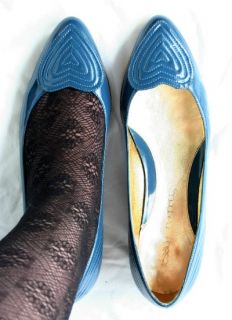 Jessica Bennett Teal Blue Patent Leather Almond Toe Heart Low Heels Sz