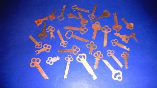  Antique Flat Keys Padlock Jewelry Box Trunk Cabinet etc Lot 114