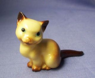 Hagen Renaker Figurine Miniature Sitting Siamese Cat