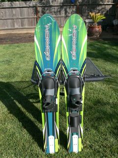OBRIEN JUNIOR AMIGO TRAINING COMBO WATER SKIS WITH TRAINING BAR GREAT