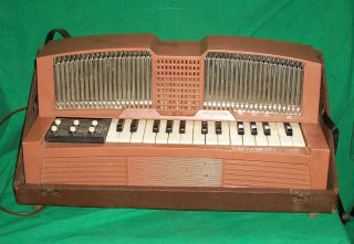 YORK NY PORTABLE CHORD ORGAN ELECTRIC KEYBOARD GOLDEN PIPE VTG CHILDS