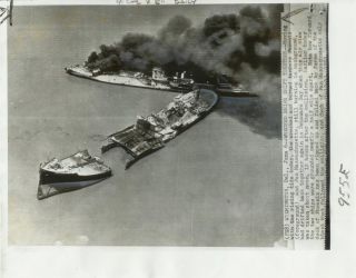 1953 Newsphoto   Tankers Phoenix & Pan Massachusetts Explode & Collide