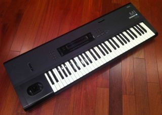 Korg M1 Workstation Synthesizer Piano CLASSIC Sounds   Excellent