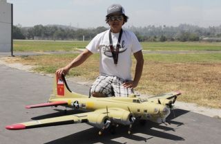 NEW LARGE SCALE B 17 Flying Fortress Electric RC Plane Airplane ARF Rx