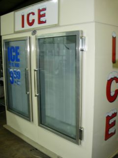 Leer Indoor Ice Merchandiser Freezer