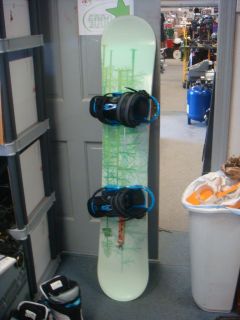 K2 LUNA 146 Snowboard with BURTON Custom Bindings Sz Medium Used Once
