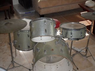 Vintage Ludwig 1965 Drum Set