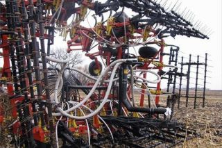 1996 Bourgault 8800 Field Cultivator