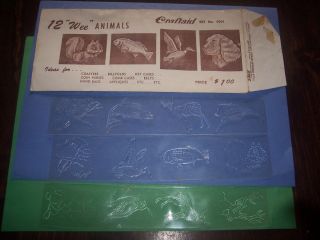 1956 Craftaid 5001 Plastic Template 12 Wee Animals Unsused w