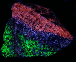 Mahogany sphalerite fluorescent mineral, Sterling Hill Mine near