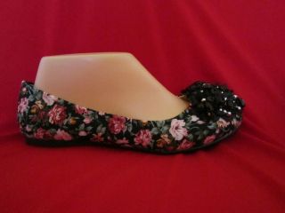 Via Pinky Collection Women Floral / Flower Print Flat Shoes US Size 5