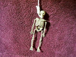 NEW GOTH STYLE HANGING SKELETON 50S 60S STYLE ACCESSORY NOOSE REAR