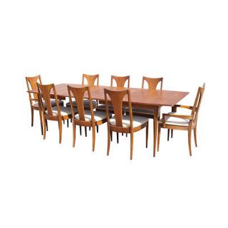 Vintage Sculptra Broyhill Expandable Dining Table and 8 Chairs Set