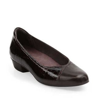 Clarks Womens CASWELL ETERNITY Dark Brown Patent Leather Flats Shoes