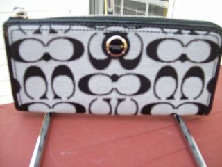 Authentic Coach 47016 Metallic Moonlight Slim Zip Wallet Black White