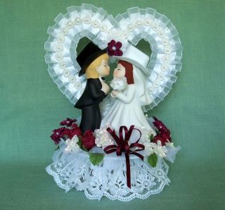 Porcelain Bride and Groom with Cowboy Hats Western/Countr y Wedding