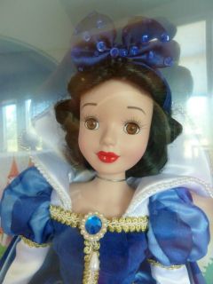 DISNEY Snow White Porcelain Doll 14 Collectible Rare in Unopened Box