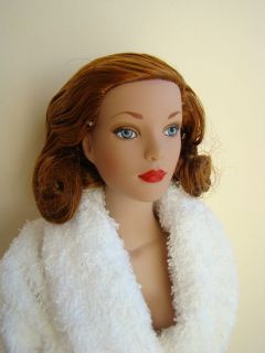 Tonner Tyler Wentworth Doll Rita Hayworth Auburn Redhead Bathrobe
