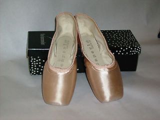 Capezio Odette pointe shoes NIB NEW size 5.5E