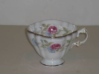 PARAGON HER MAJESTY THE QUEEN FINE BONE CHINA TEACUP