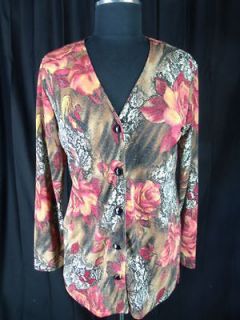 MAGGIE SWEET top PS mutli color floral gold metallic v cut button up