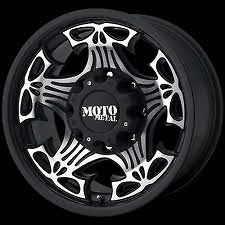 Moto Metal 909 17x9 Black and Machined