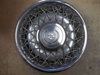 75 76 77 Cadillac Fleetwood Seville Hubcap Rim Wheel Cover Hub Cap 15