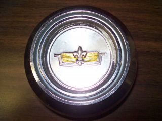 Caprice Classic Wire Wheel Hubcap Emblem 93 94 95 96 255026 254842