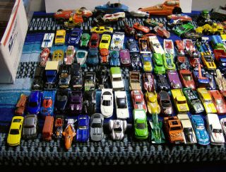 Huge Lot 150 Pieces Hot Wheels Matchbox Maisto Played with Lot