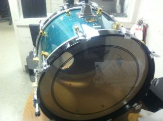 Yamaha Maple Custom 22 Bass Drum Turquoise