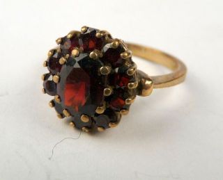 Traumhaft schöner Ring aus Gold 333 mit Granat besetzt (147)