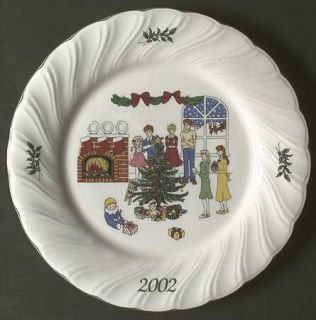Nikko Happy Holidays 2002 Collector Plate, Fine China Dinnerware   Christmas Tre