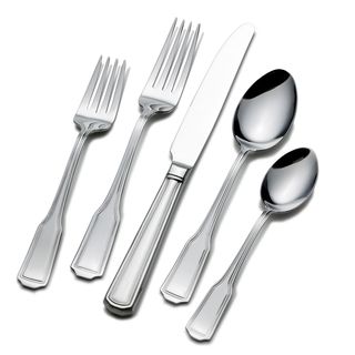 Wallace Home American Chippendale 65 piece Flatware Set