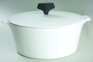 Corning White Coupe Server Buffet/With Lid 2.5 Qt., Fine China Dinnerware   Cent