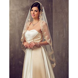 One tier Fingertip Wedding Veil With Applique Edge