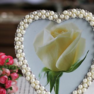 Modern Style Heart Shape Pearls Picture Frame