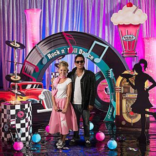 Deluxe Set The Stage Fifties Party Kit
